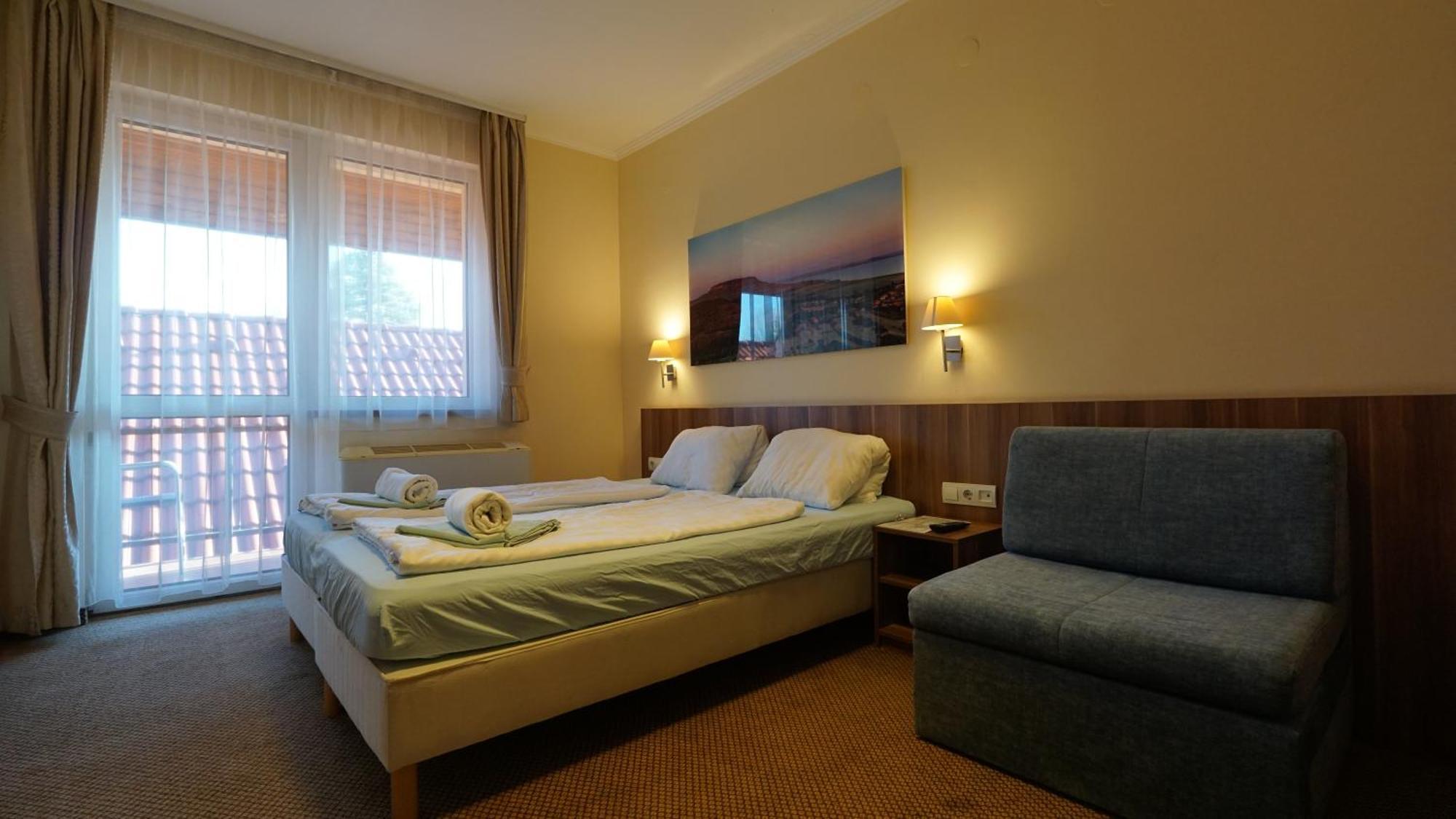 Balaton Colors Beach Hotel Siofok Exterior photo