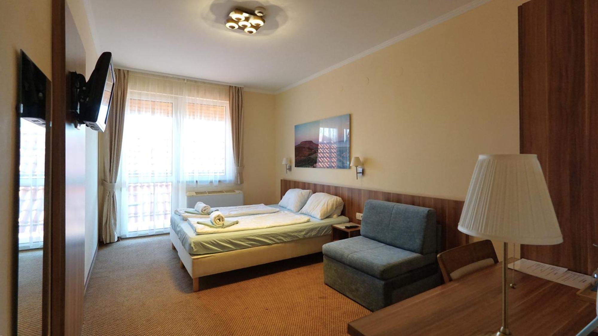 Balaton Colors Beach Hotel Siofok Exterior photo