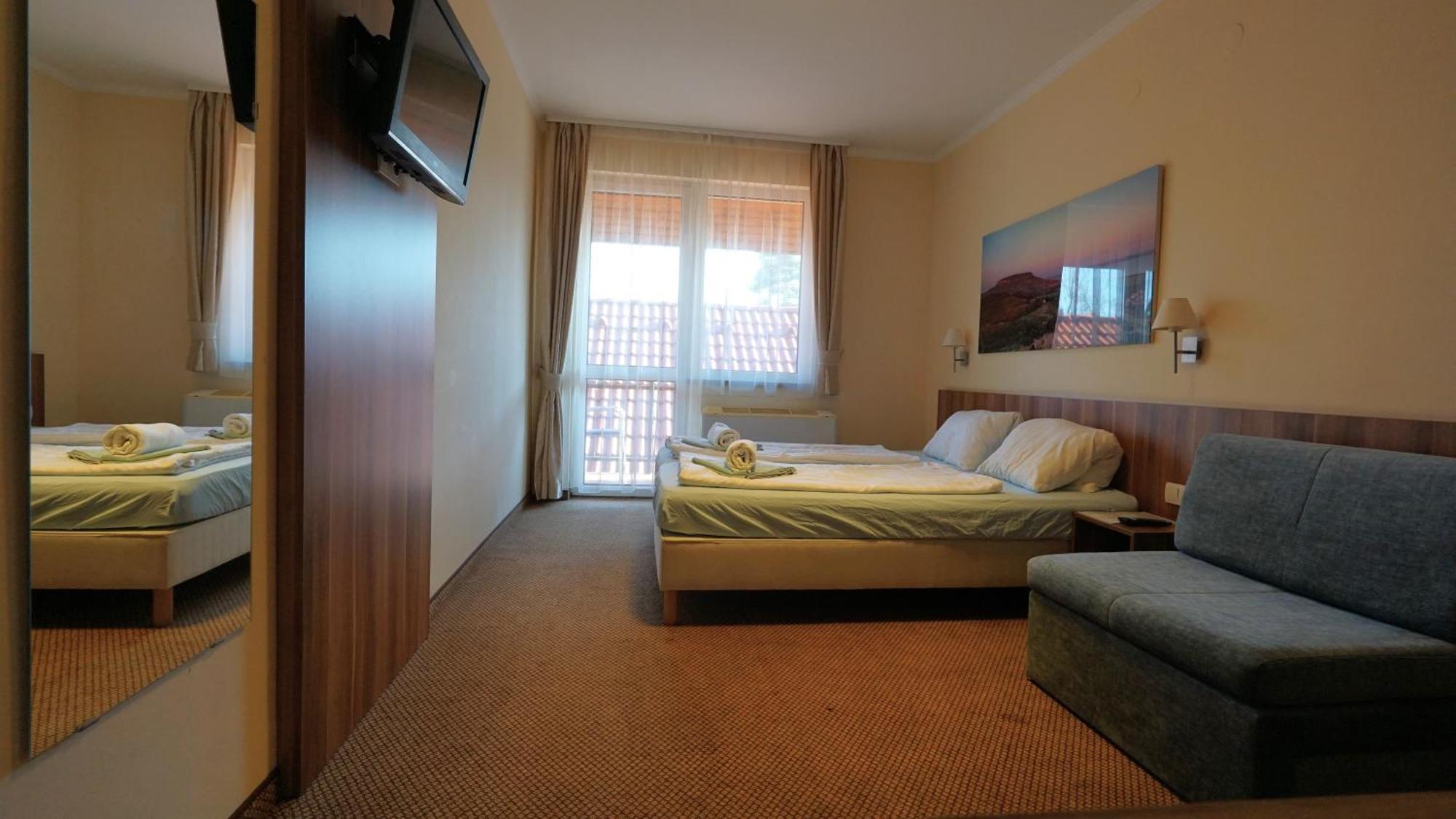 Balaton Colors Beach Hotel Siofok Exterior photo