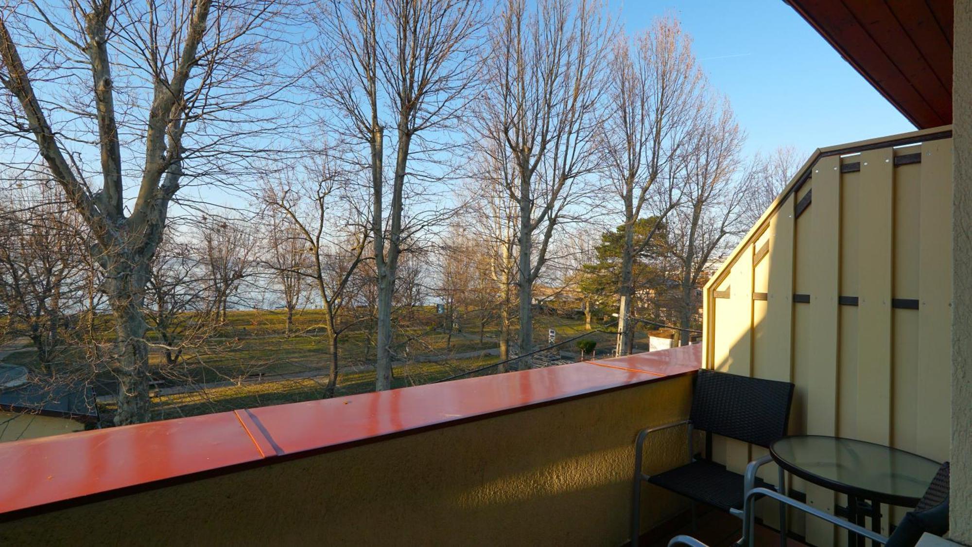 Balaton Colors Beach Hotel Siofok Exterior photo