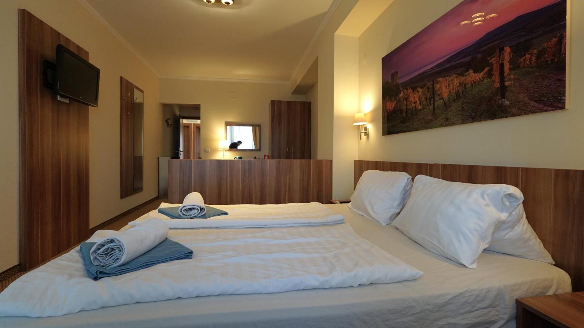 Balaton Colors Beach Hotel Siofok Exterior photo