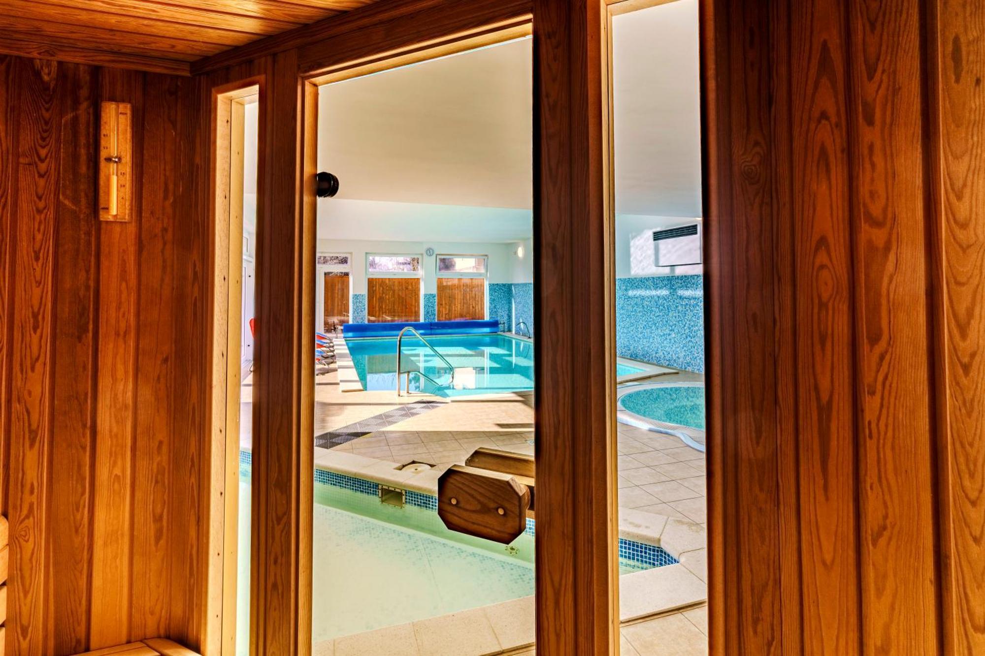 Balaton Colors Beach Hotel Siofok Exterior photo