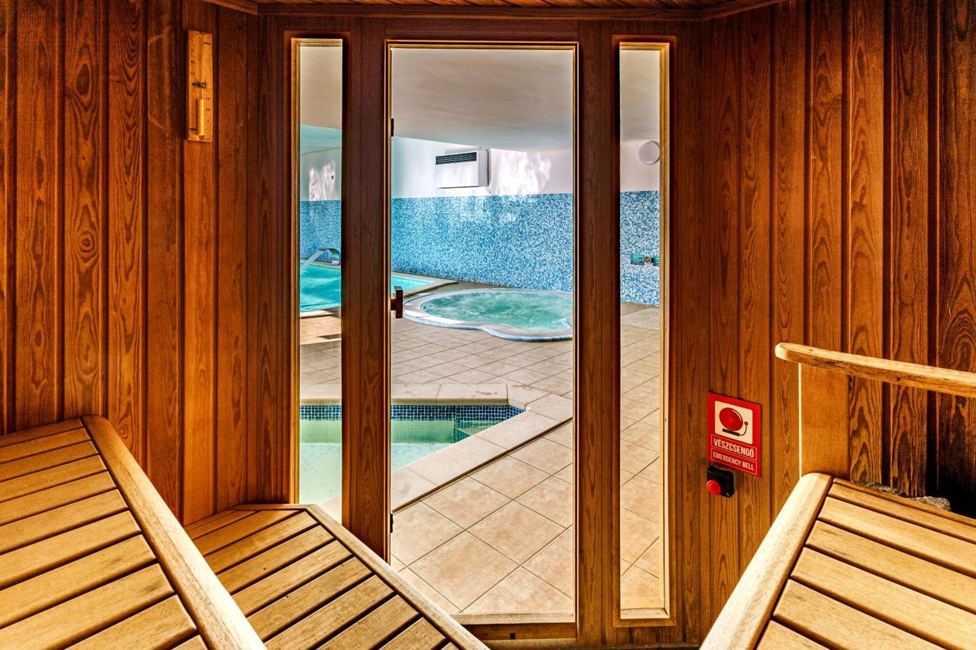Balaton Colors Beach Hotel Siofok Exterior photo