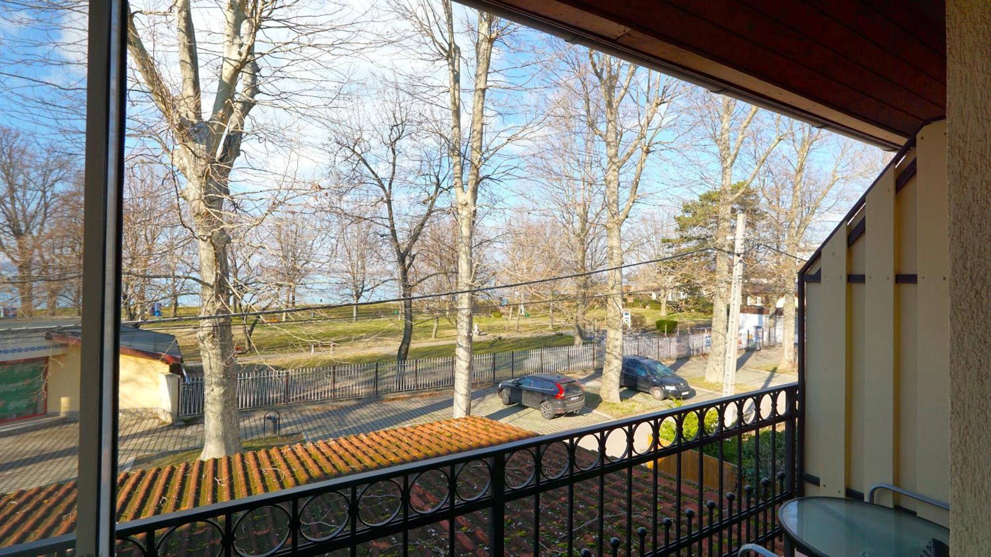 Balaton Colors Beach Hotel Siofok Exterior photo