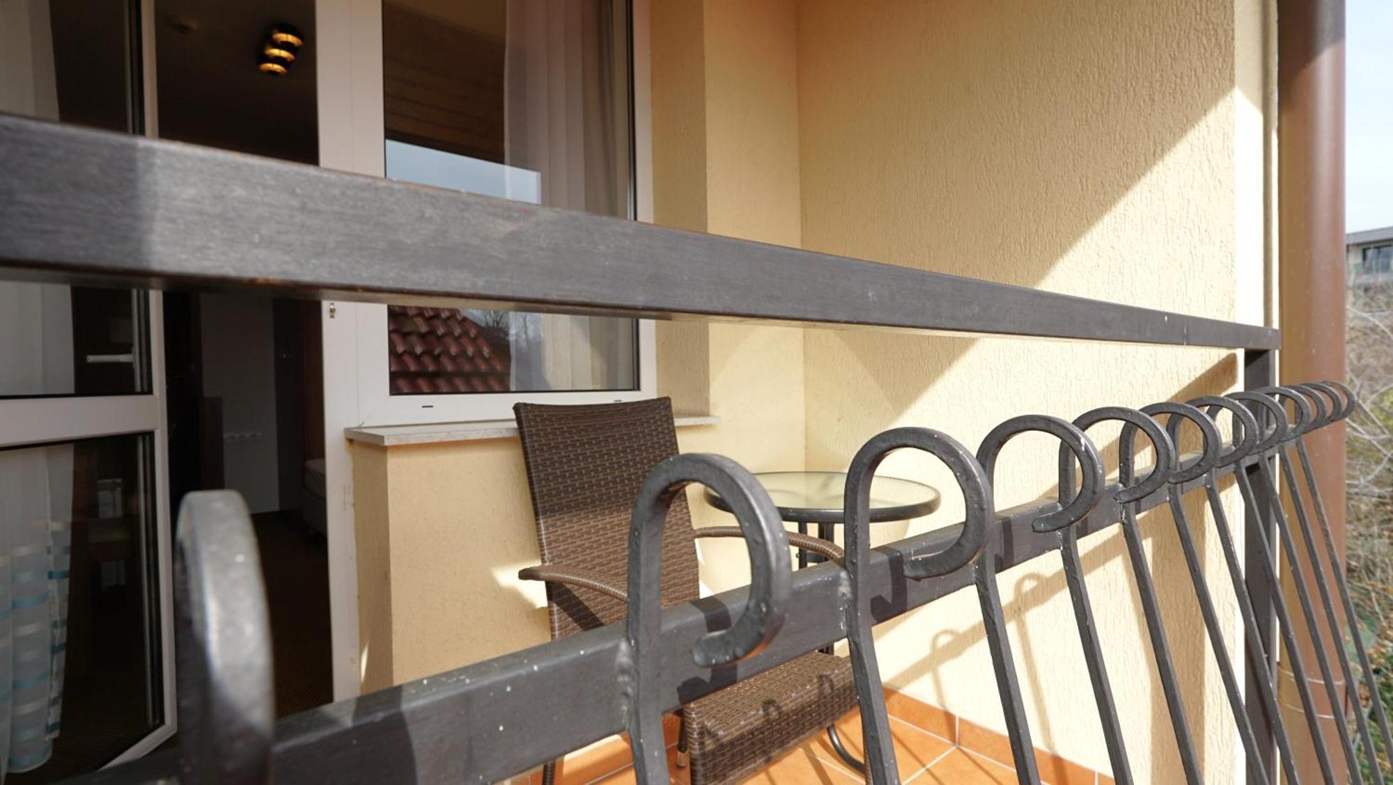 Balaton Colors Beach Hotel Siofok Room photo