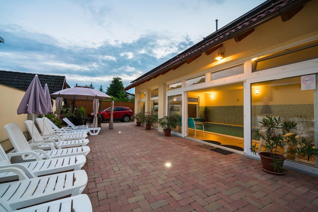 Balaton Colors Beach Hotel Siofok Exterior photo