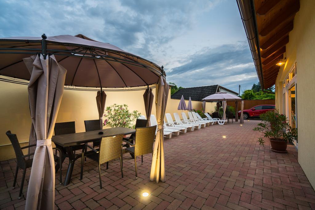 Balaton Colors Beach Hotel Siofok Exterior photo