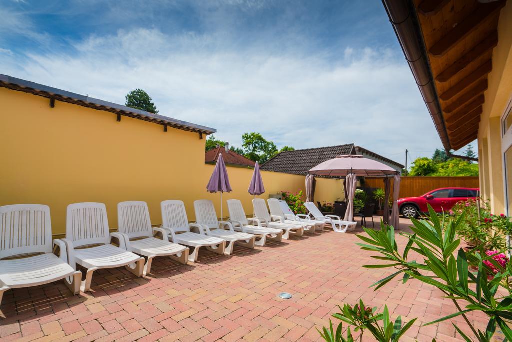 Balaton Colors Beach Hotel Siofok Exterior photo